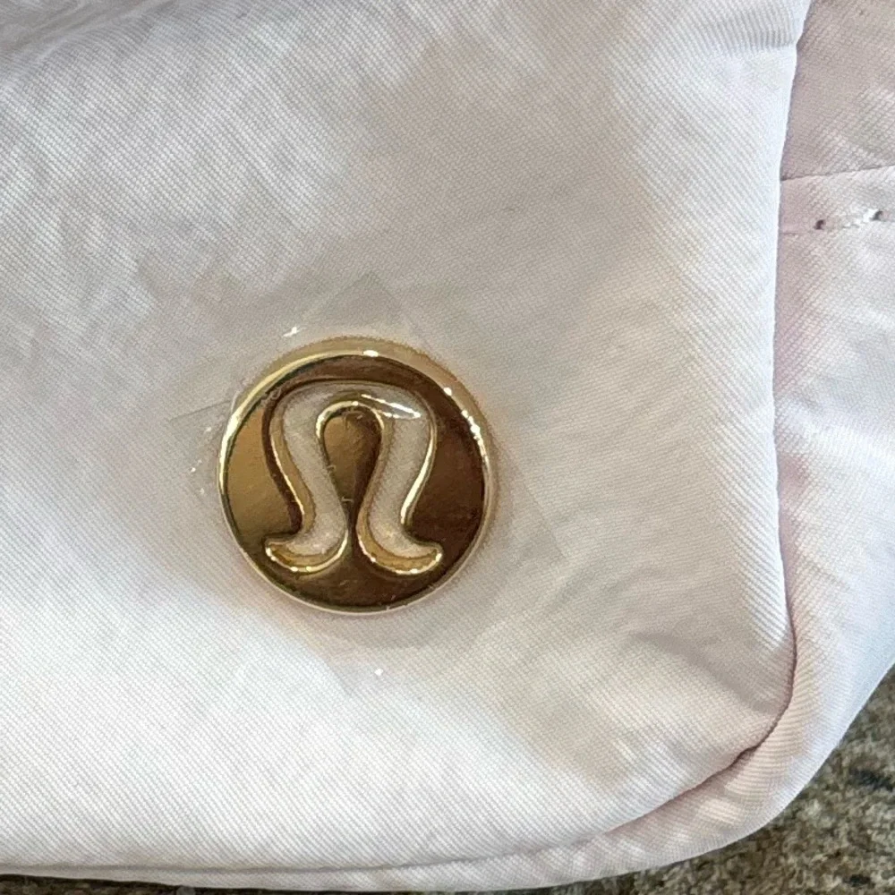 NWT Lululemon Everywhere Belt Bag In Blissful Pink/Gold